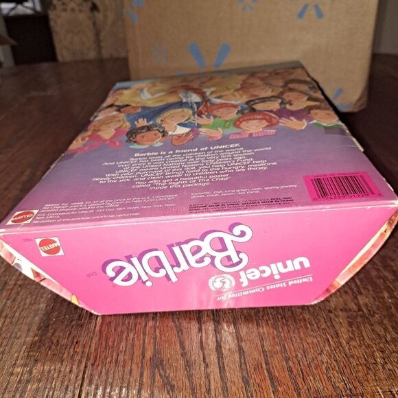 Vintage 1989 Mattel Barbie United States Committee Unicef Barbie Doll in  Box - Picture 9 of 9